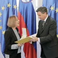 Predsednik republike Borut Pahor je odlikoval igralko Mileno 
Zupančič z zlatim redom za zasluge za ustvarjalni opus na 
področju slovenske gledališke in filmske umetnosti.