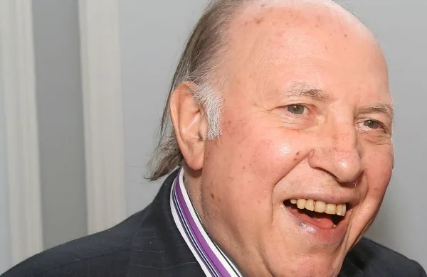 Po dolgi in težki bolezni je danes na svojem domu v 
Budimpešti umrl pisatelj Imre Kertesz, star je bil 86 let.