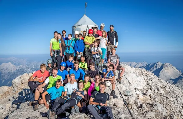 Mladi postojnski planinci so med lanskim poletnim taborom 
osvojili tudi Triglav. 