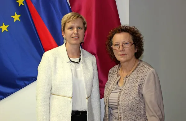 Prvi občinski nadzornici, Mojco Vadnov (levo) in Marijo Kuhar, 
so najbolj zbodle v oči nepravilnosti pri občinskih plačilih 
Kompostu in  pri neupravičenem izplačilu nadomestila bivši 
direktorici zavoda Znanje.