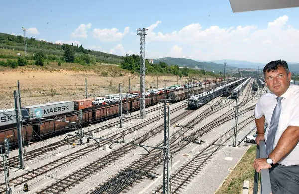  Drugi tir je zdaj ocenjen na 1,3 milijarde evrov. Minister za 
infrastrukturo Peter Gašperšič meni, da bi se lahko projekt 
pocenil do 200 milijonov evrov.