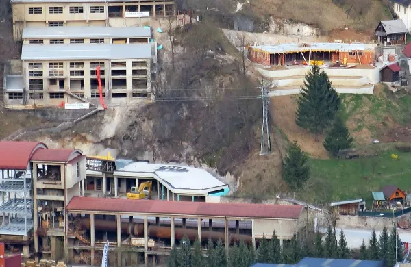 Neodgovoren zaplet s financiranjem CUDHg med drugim 
ogroža dokončanje prenove topilniškega kompleksa  v eksperimentalni muzej.