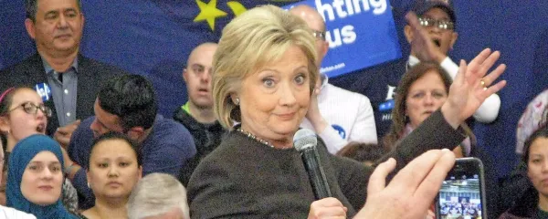 Hillary Clinton je Bele hiše in diplomacije že vajena.