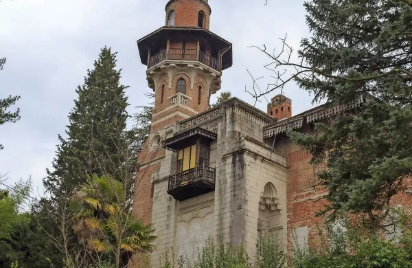 Ni ga še zasebnika, ki bi plačal tri milijone evrov za obnovo 
vile. Ministrstvo je poziv podaljšalo do konca junija.