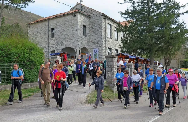 Letošnja špargljada je v Brestovico pritegnila tudi tudi  200 
pohodnikov (na fotografiji) in 130 kolesarjev.