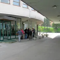 Zaposleni v  vipavskem Agroindu stavkajo, ker niso dobili 
izplačanega drugega dela decembrske plače, kot so jim 
obljubili v vodstvu družbe.