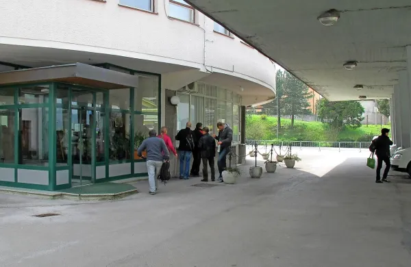 Delavci Agroinda so na današnjem zboru delavcev sklenili, 
da bodo zaradi neuresničenih zahtev nadaljevali stavko. 