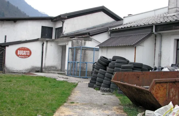 Mladina bi plesala, a nima kje