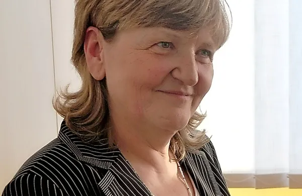Ana Jug: “Takšne zadeve je treba reševati z 
diplomacijo, ne samo s pravom. Naši predpisi niso 
tako slabi, kot so pogosto slabi tisti, ki jih 
izvajajo.”  