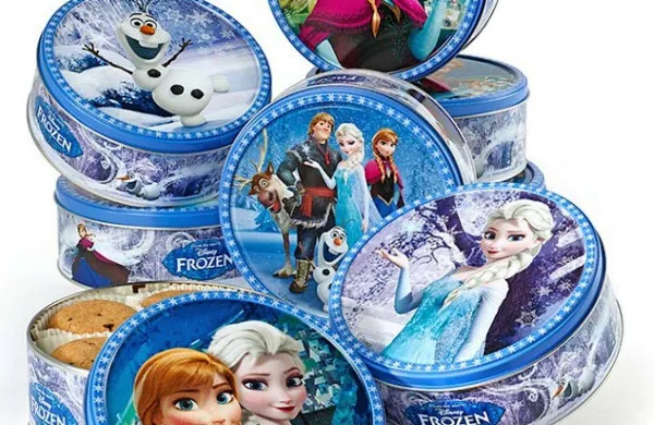 Dobavitelj Akustika group je iz prodaje odpoklical piškote s 
čokoladnimi koščki Disney Frozen, 150 gramov, v pločevinasti škatli, proizvajalca Jacobsens Bakery.