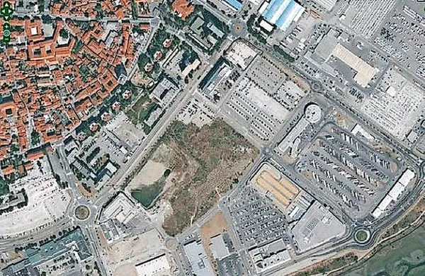 Savdski kralj Salman je napovedal, da bo njegova država 
skupaj z Egiptom čez Rdeče morje zgradila most, ki bo 
povezal državi. 