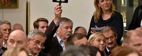 Osebnost Primorske meseca marca je Poljanka Dolhar (na 
fotografiji stoji).