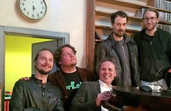 Za arhiv bodo skrbeli (z leve): Rok Mandac, Matjaž Derin, Alen 
Antolovič, Gabriel Ogrin in Samo Turk.