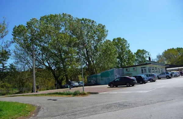 Ob mejnem prehodu &Scaron;kofije načrtujejo velik trgovski center