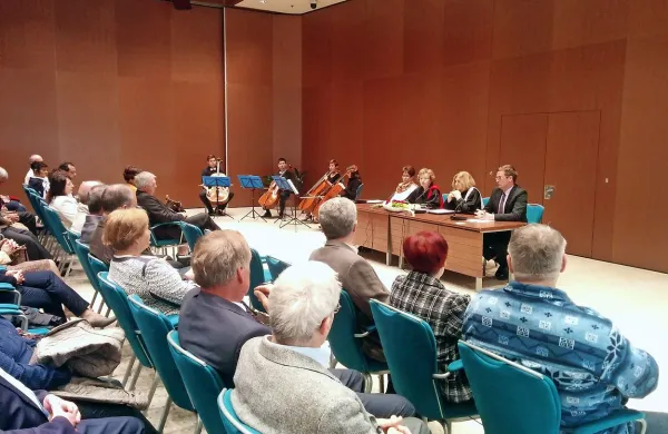 V konferenčni dvorani Pinta v hotelu Perla je včeraj zapriseglo 
80 sodnikov porotnikov Okrožnega sodišča v Novi Gorici.