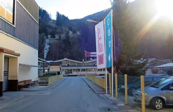Nekajmesečno vrenje za stenami Ete naj bi sindikat  SKEI in 
vodstvo družbe ustavila z novo kolektivno pogodbo podjetja.
