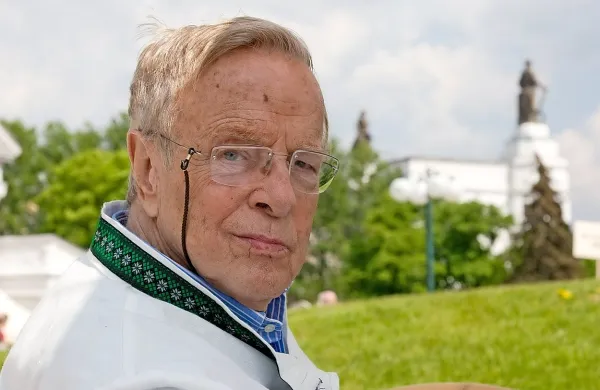 Med 35 živimi sorodniki Leonarda da Vincija je tudi režiser 
Franco Zeffirelli.