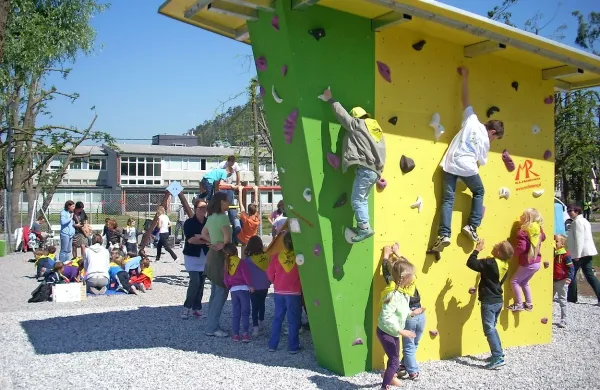 Postojna se je   priključila dvanajstim slovenskim mestom v 
projektu Otrokom prijazno Unicefovo mesto.