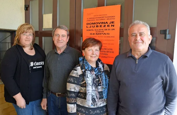 V Šempasu  komaj čakajo rojake iz sosednjih držav, s katerimi bodo poglabljali prijateljske 
vezi. Z leve: Barbara Kante, Mirko Gleščič, Vilma Volk in Srečko Mesarič.