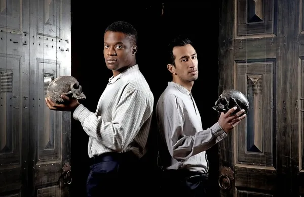 S predstavo Hamlet londonskega gledališča Shakespeare’s 
Globe se je v ljubljanski Drami sinoči začel festival Živel 
Shakespeare!.   