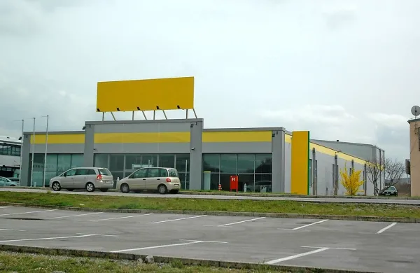 Nekdanji trgovski center Merkur na sežanskem terminalu bo 
dobil  novega lastnika. 