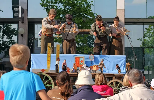Jurček je 72 let pozneje znova ugnal tri razbojnike (foto)