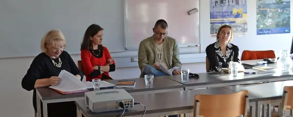 Monografijo so predstavili (z leve): moderatorka Irena Urbič, 
Neža Čebron Lipovec,  Jure Gombač in Katja Hrobat Virloget.