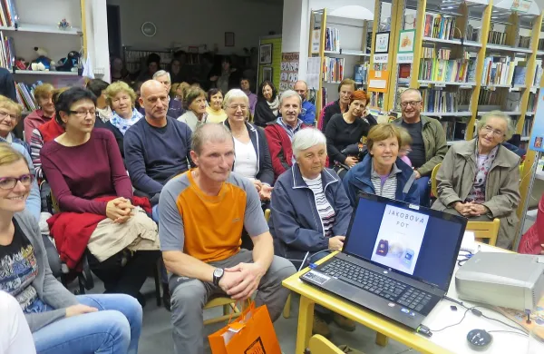 Mnoge prireditve v Idrijski knjižnici pokajo po šivih, galerija in filmsko gledališče pa imata še 
rezerve.

