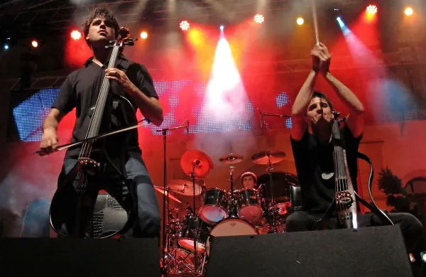 2Cellos