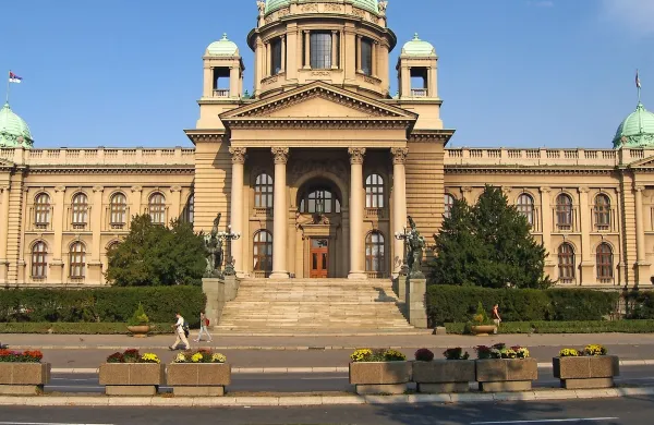 Parlamentarni prag v Srbiji je prestopilo sedem strank in 
koalicij.