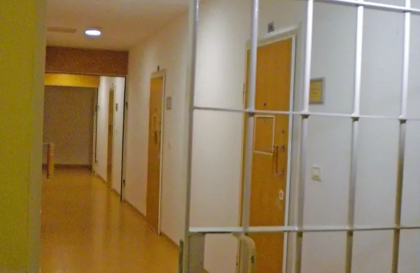 Ukrep nadomestnega zapora bo prišel v poštev, ko bodo 
odpovedali vsi drugi mehanizmi izterjave glob.