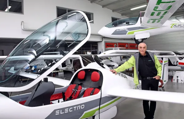 Pipistrel je na kitajskem trgu prisoten že več kot deset let, na 
njem pa so prodali že več kot 50 športnih letal. Na fotografiji 
solastnik in direktor družbe Pipistrel Ivo Boscarol.