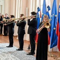 Pahor  podelil odlikovanja  zamejcem in novinarjem