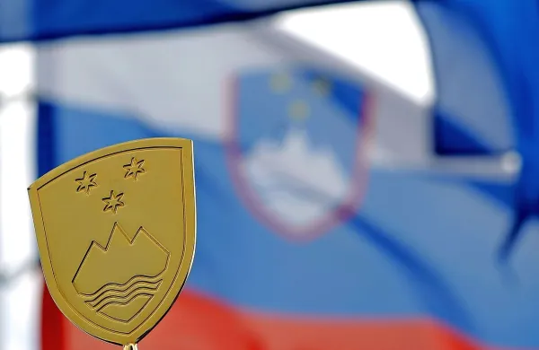  Dan upora proti okupatorju ohranja spomin na Osvobodilno 
fronto slovenskega naroda, osrednjo odporniško organizacijo Slovencev v drugi svetovni vojni, ki so jo ustanovili pred 
75 leti.