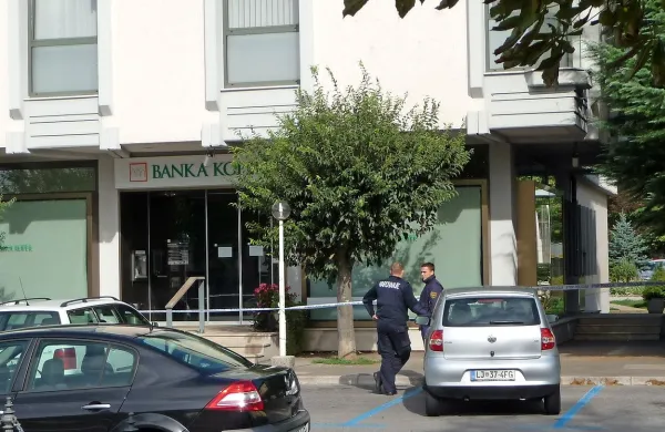Oboroženi roparji so pred štirimi leti iz sežanske banke 
odnesli skoraj 300.000 evrov.