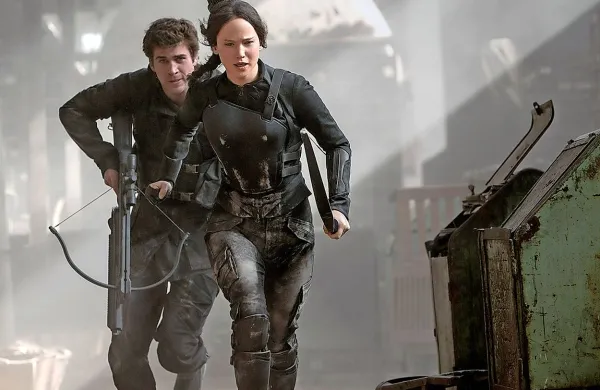 Na dražbi bo naprodaj tudi črna usnjena obleka filmske 
junakinje Katniss Everdeen, ki jo je upodobila Jennifer 
Lawrence.  