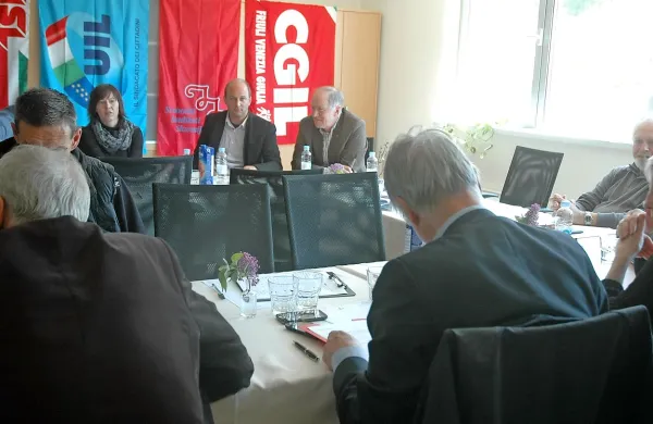 Srečanja sindikatov so se udeležili tudi predstavniki tržaške 
in sežanske občine.