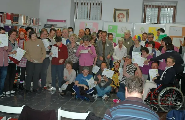 36 prejemnikov priznanja Magajnove bralne značke se je na zaključni prireditvi razveselilo klovnese  Eve Škofič Maurer.