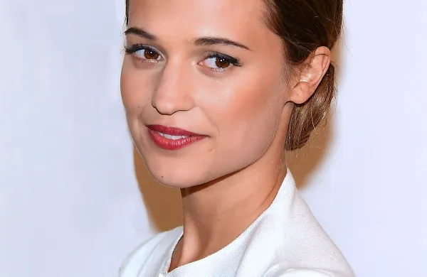 Alicia Vikander