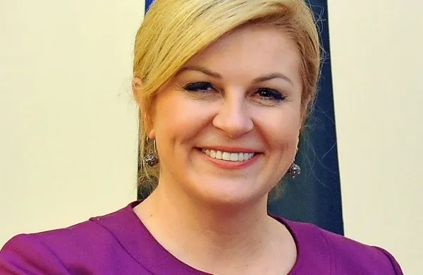 Odstop  direktorja hrvaške varnostno-obveščevalne agencije  
Dragana Lozančića je pred tremi meseci zahtevala hrvaška 
predsednica Kolinda Grabar-Kitarović.