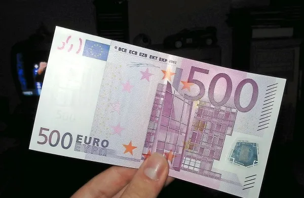 Bankovec za 500 evrov zapu&scaron;ča prizori&scaron;če