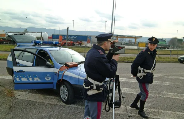 Za italijanske policiste se je predstavljala skupina iranskih 
državljanov.