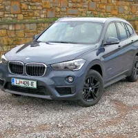 Najmanjši bavarski suv je po novem bolj dinamičen.