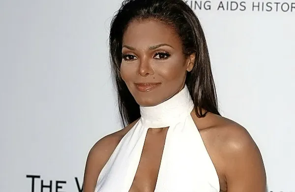 Ameriška pop zvezdnica Janet Jackson je pri skoraj 50 letih 
prvič noseča.