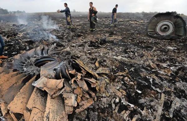  Raketo, ki je julija leta 2014 nad vzhodom Ukrajine sestrelila 
let MH17 letalske družbe Malaysia Airlines, so izstrelili iz 
raketometa ruske in ne ukrajinske vojske, v novem poročilu 
trdi britanska raziskovalna ekipa Bellingcat.