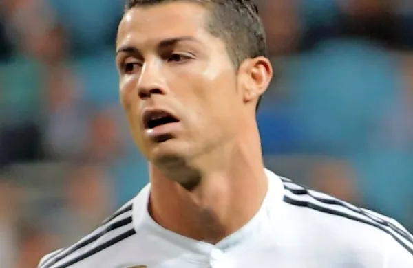 Madridski Real Cristiana Ronalda se je uvrstil v svoj 14. finale 
v najmočnejšem evropskem klubskem tekmovanju. 