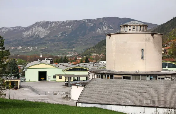 Vipavski župan Ivan Princes je poudaril, da bi bilo treba stečaj 
Agroinda  čim hitreje izpeljati, nato pa bi se dobili na lokalni 
ravni in “skušali prepričati Brice, da vsaj za eno leto prevzamejo podjetje”. 