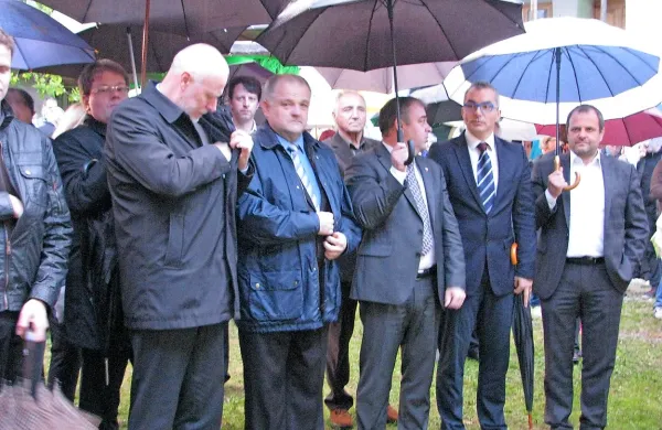 Predsednik državnega zbora Milan Brglez se je poklonil 
pogumu in vztrajnosti domačinov.