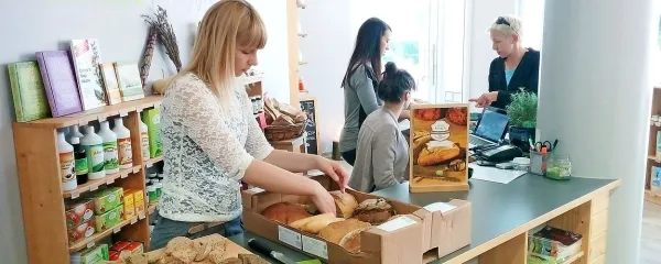 V Vitalini v Šempetru se trudijo podpirati plodove domače zemlje slovenskih pridelovalcev in ustvarjalcev.