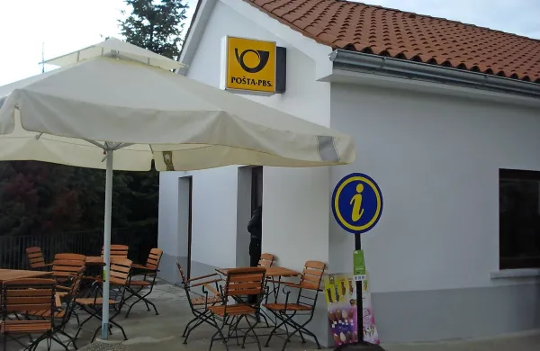 Nova pisarna bistriškega turistično-informativnega centra v prenovljeni Memonovi hiši na 
Premu. V njej po novem deluje tudi pogodbena pošta.